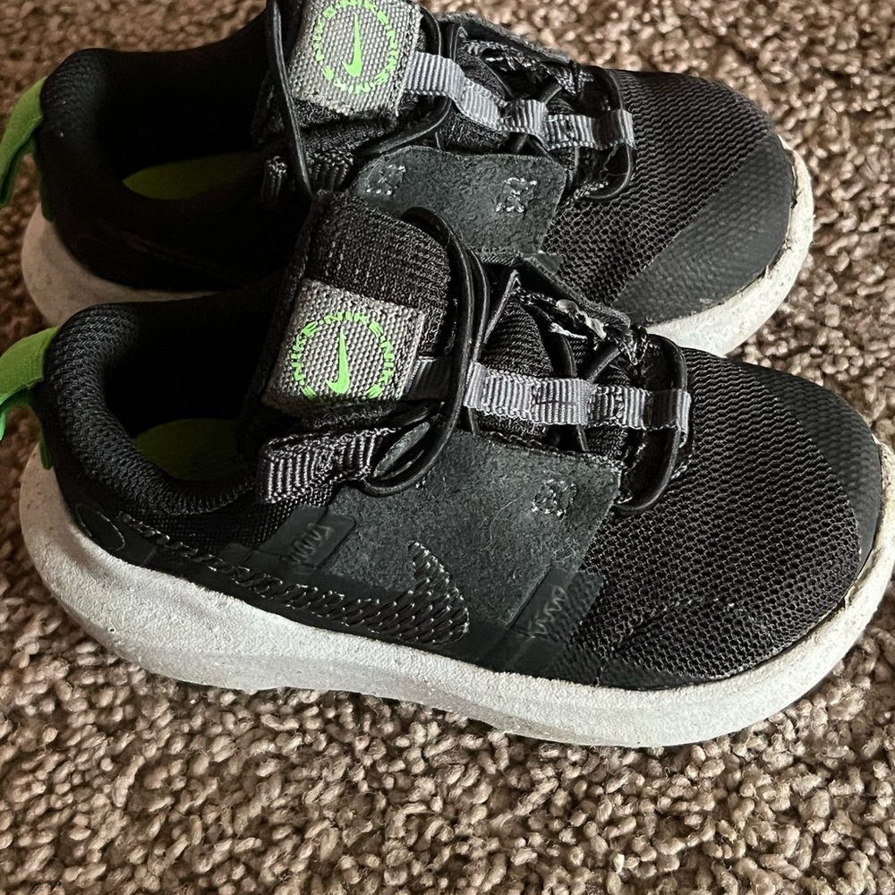 Nike toddler size 7 barley worn
